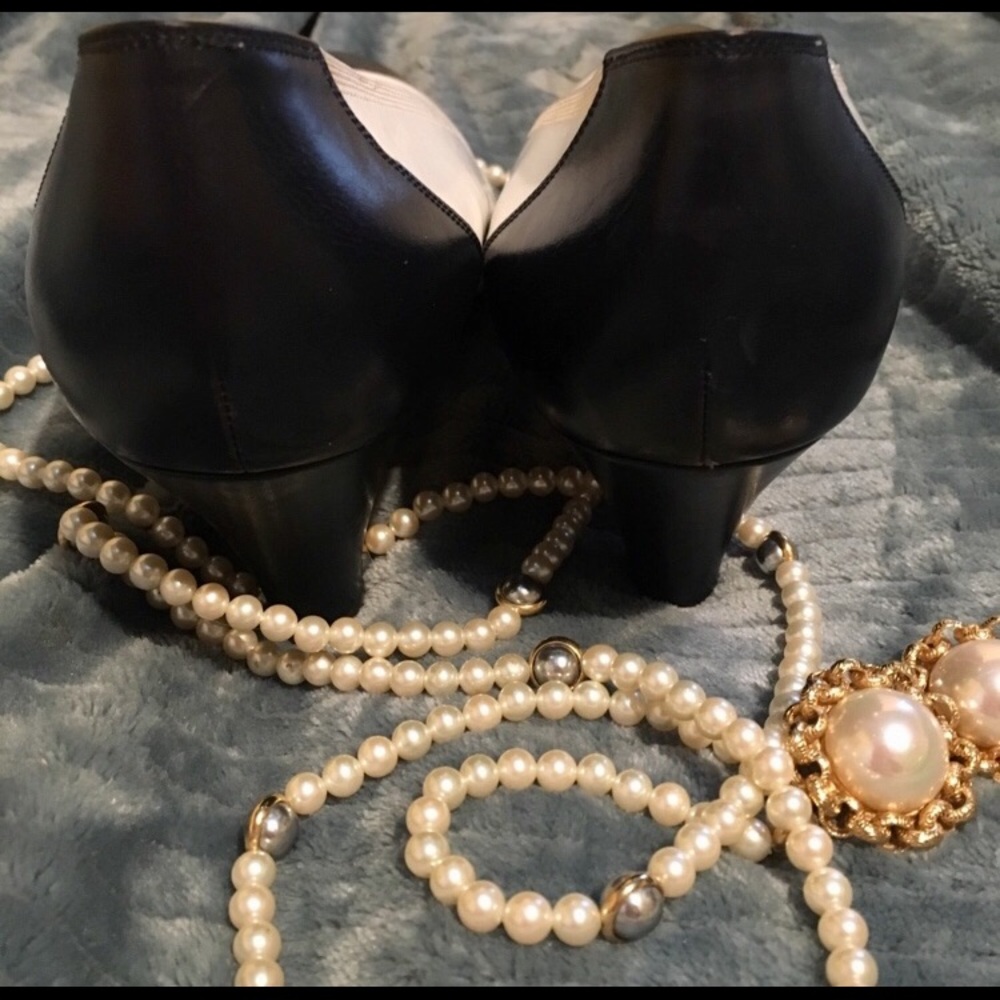 {Salvatore Ferragamo} Vtg Short Pumps size 8.5 - Picture 5 of 7